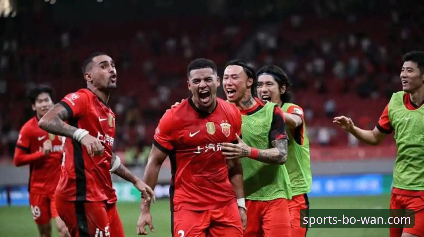 青岛海牛3-1力克上海海港:时隔13年主场复仇深度解析